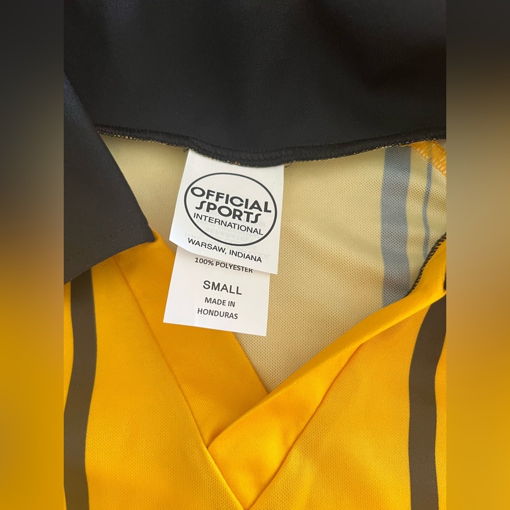 10pc USSF referee Kit: Men's USSF Gold Stripe Shirt (S), USSF Black shorts (M) - Picture 7 of 10